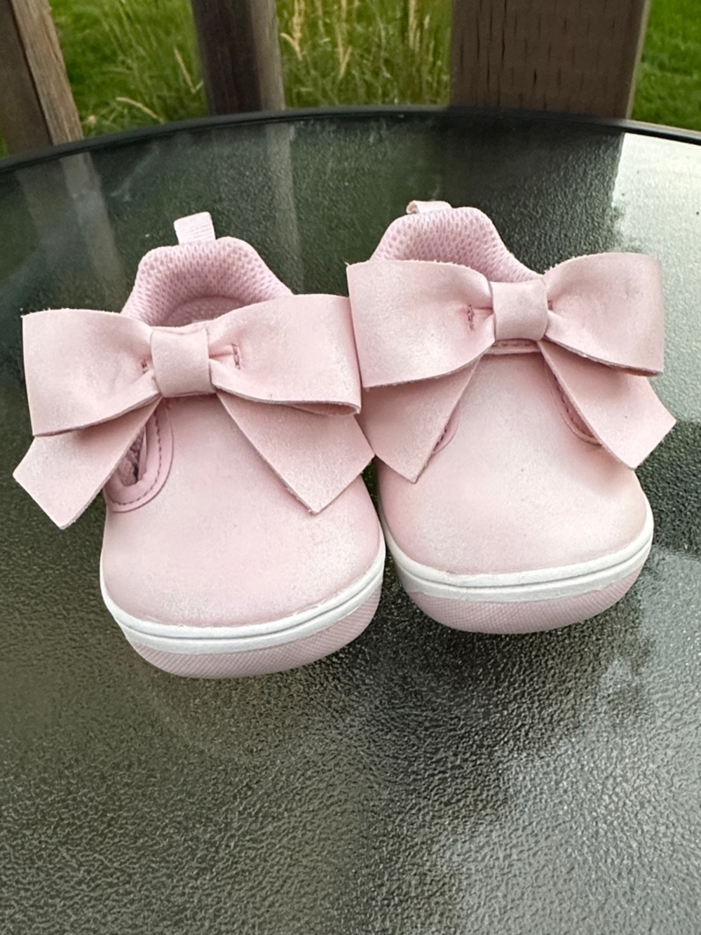 Stride Rite Velcro washable bow shoes, size 3 infant/toddler